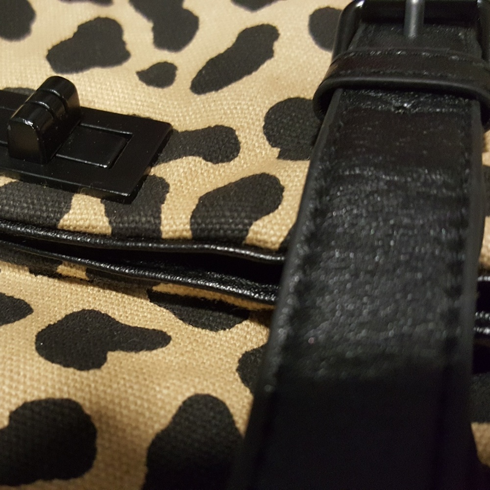 NWOT / SEA NEW YORK leopard canvas makeup bag